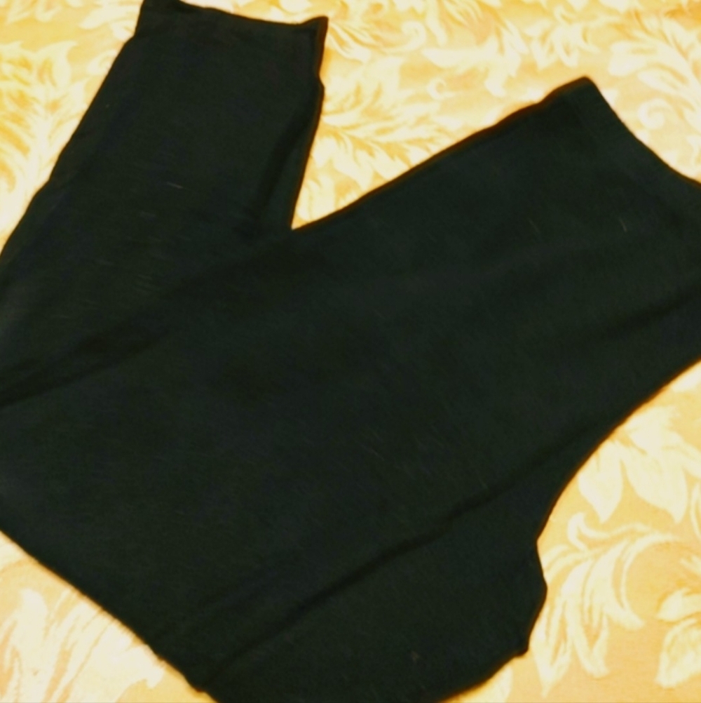🐈‍⬛🖤🐈‍⬛ Superb Black Capri Yoga Leggings - MJ